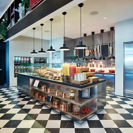 Citizenm St Patrick's Hotel *