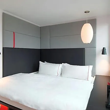 Citizenm St Patrick's Hotel 4*